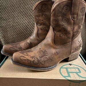 Roper Women's Short Stuff Tan Heeled Boots